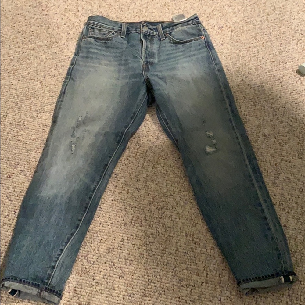 Levi’s distressed jeans